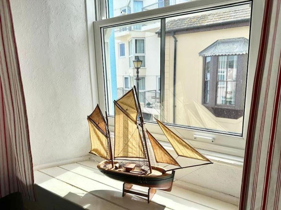 Ship Cottage Tenby Beach 50M المظهر الخارجي الصورة